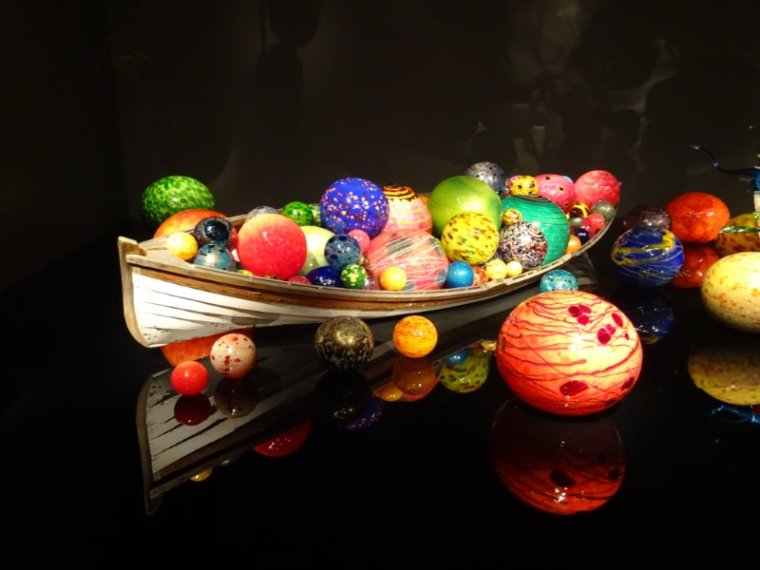 Chihuly float boat